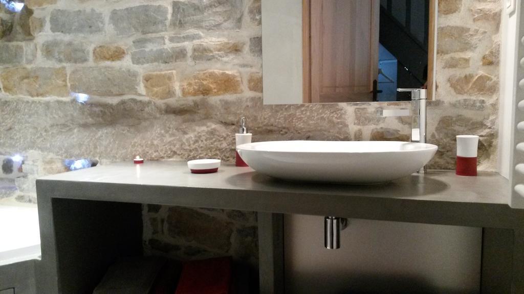 La Nuit Saint Georges Apartment Лион Екстериор снимка