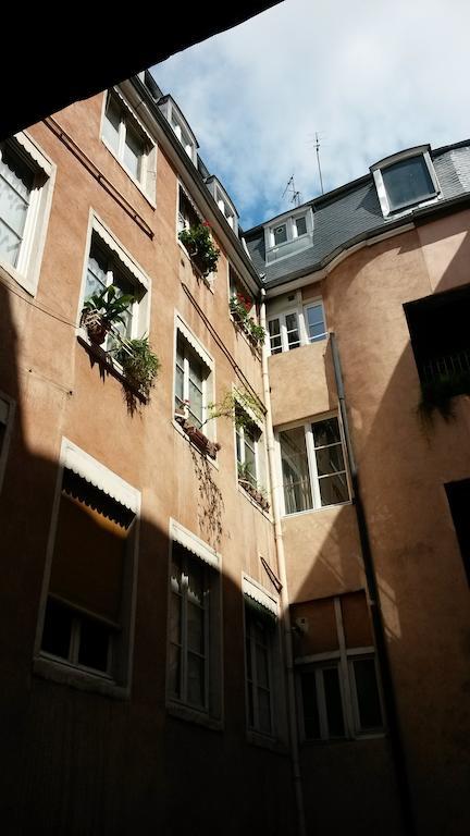 La Nuit Saint Georges Apartment Лион Екстериор снимка