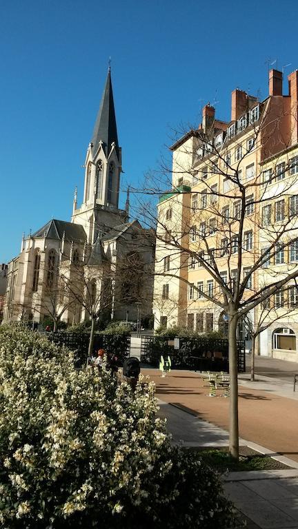 La Nuit Saint Georges Apartment Лион Стая снимка