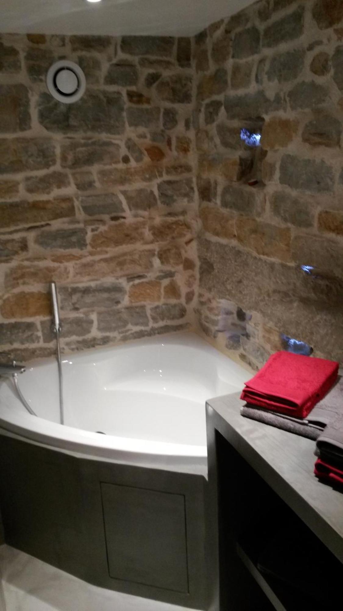 La Nuit Saint Georges Apartment Лион Екстериор снимка