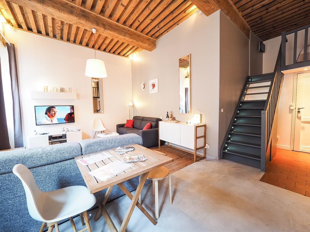 La Nuit Saint Georges Apartment Лион Екстериор снимка