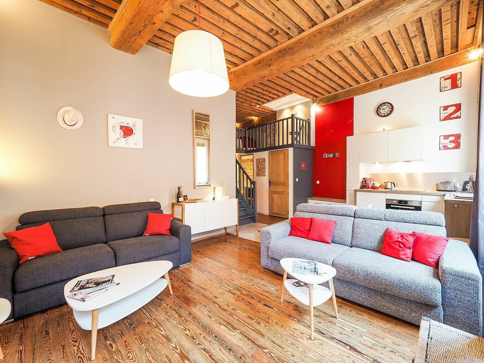 La Nuit Saint Georges Apartment Лион Екстериор снимка