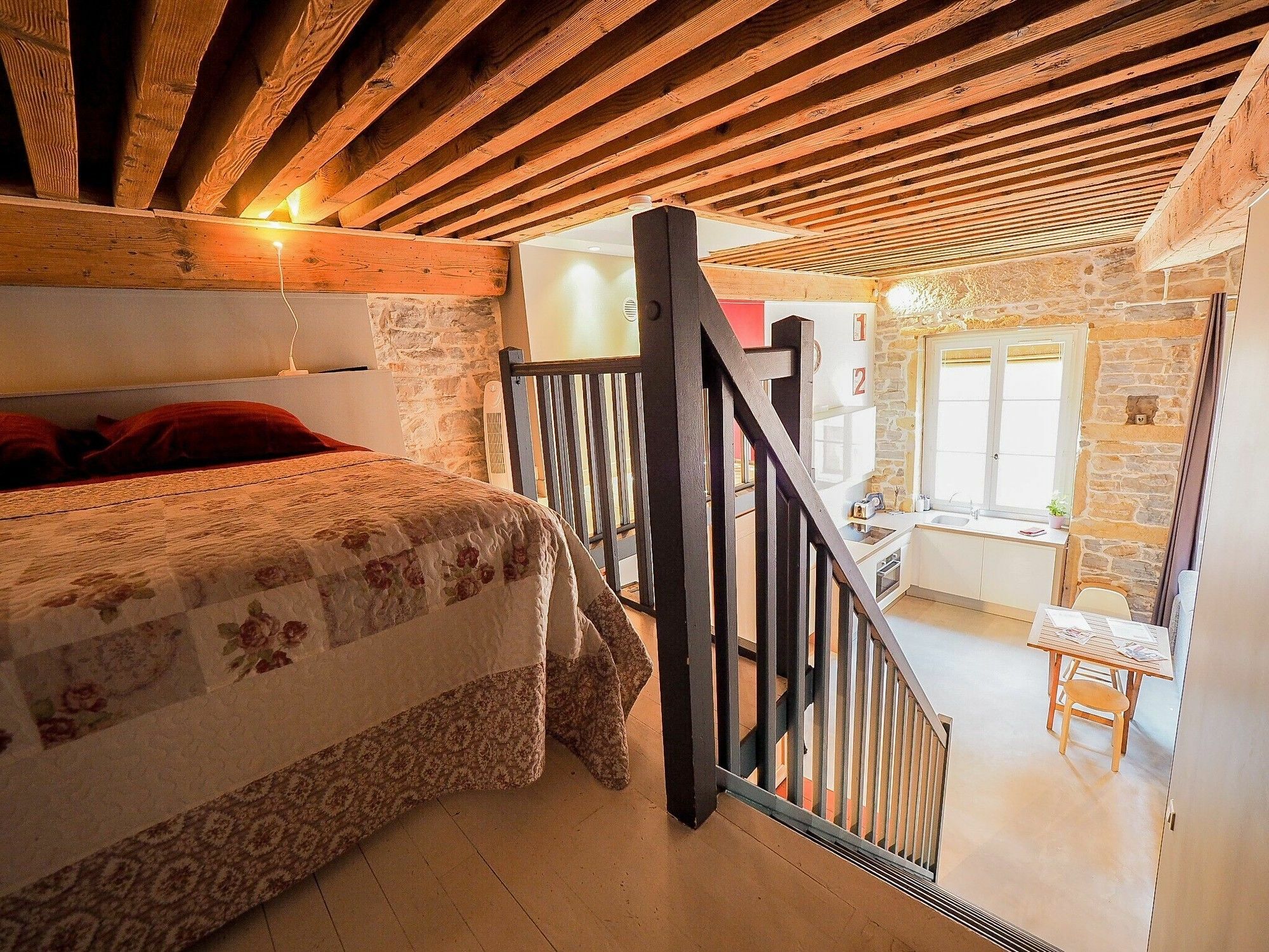 La Nuit Saint Georges Apartment Лион Екстериор снимка